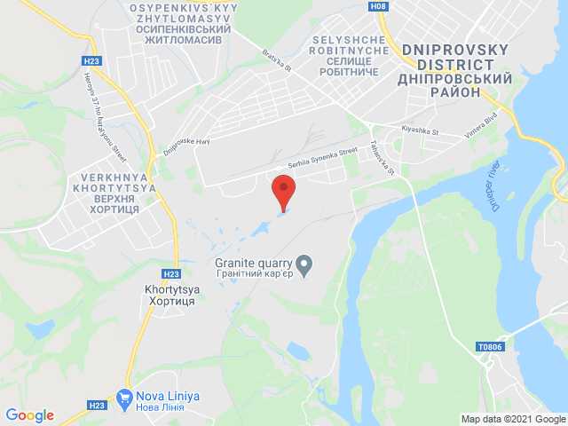 Маленький карьер среди дач