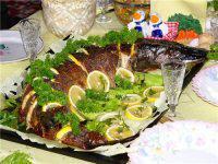 Фарширована щука грибами і анчоусами
